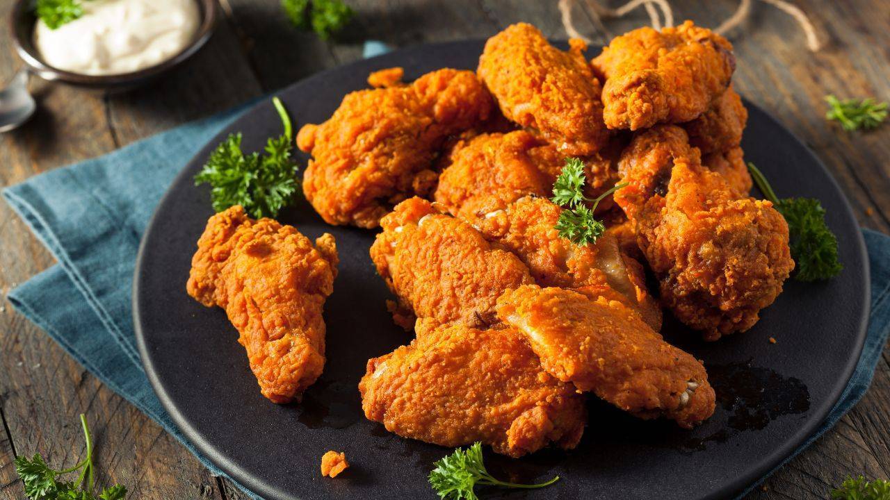 E aí, qual dessas receitas de frango frito você vai escolher para a sua próxima refeição?