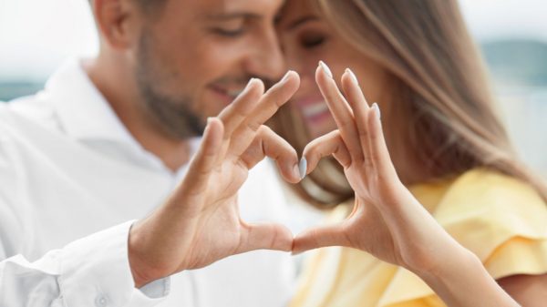 Conheça as diferentes linguagens do amor e saiba como identificar a sua