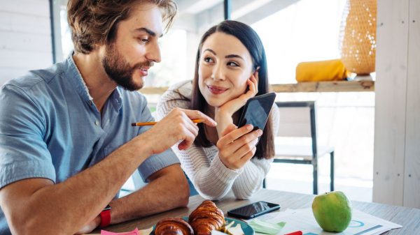 Estudo revela a dinâmica de trabalho de casais que empreendem juntos