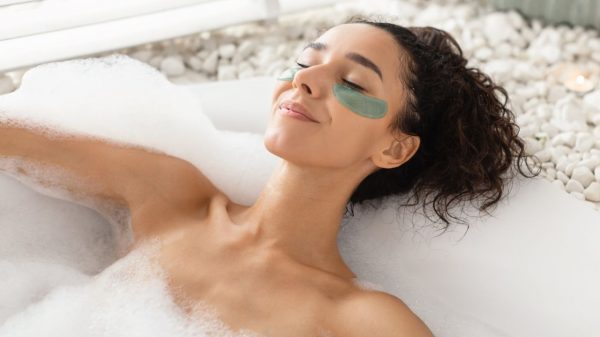 Spa em casa: veja 7 dicas práticas para fazer um ritual relaxante