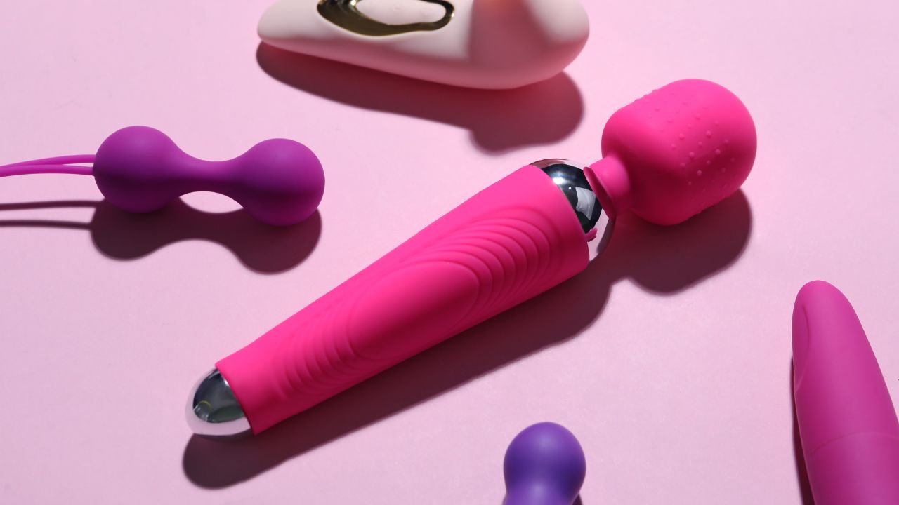 Especialista dá dicas para transportar o vibrador na mala sem enfrentar constrangimentos durante a viagem